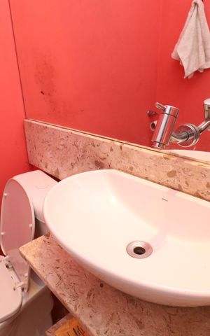 Casa à venda com 333m², 5 quartos e 4 vagasBanheiro de serviço 2