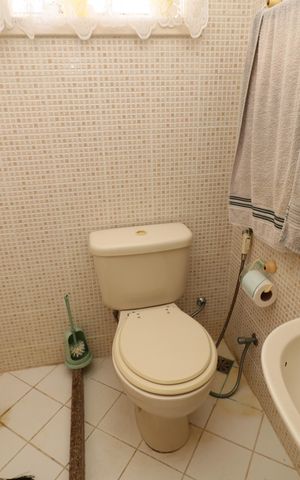 Casa à venda com 333m², 5 quartos e 4 vagasBanheiro de serviço 1