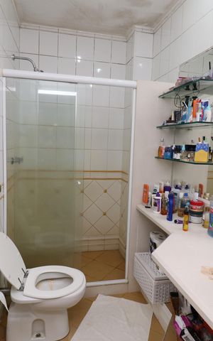 Casa à venda com 333m², 5 quartos e 4 vagasBanheiro Social