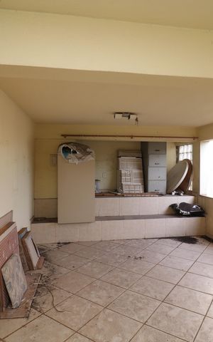 Casa à venda com 333m², 5 quartos e 4 vagasÁrea de Serviço 1
