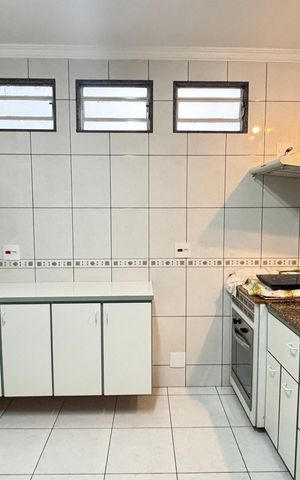 Casa à venda com 160m², 2 quartos e 1 vaga Casa à venda com 160m², 2 quartos e 1 vagaCozinha