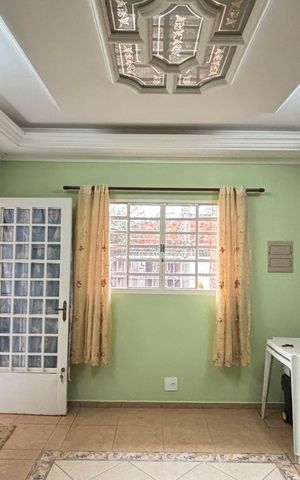 Casa à venda com 160m², 2 quartos e 1 vaga Casa à venda com 160m², 2 quartos e 1 vagaSala