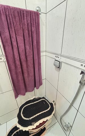 Casa à venda com 160m², 2 quartos e 1 vaga Casa à venda com 160m², 2 quartos e 1 vagaBanheiro da Suíte 1