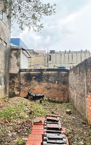 Casa à venda com 160m², 2 quartos e 1 vaga Casa à venda com 160m², 2 quartos e 1 vagaQuintal