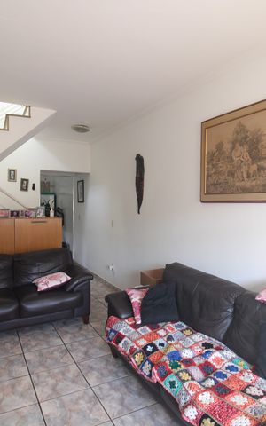 Casa à venda com 257m², 3 quartos e 2 vagasSala