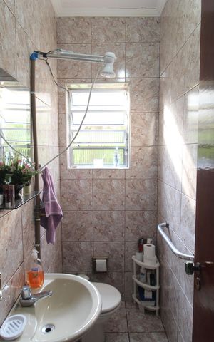 Casa à venda com 257m², 3 quartos e 2 vagasBanheiro 3