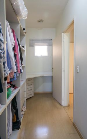 Casa à venda com 300m², 3 quartos e 4 vagascloset suíte