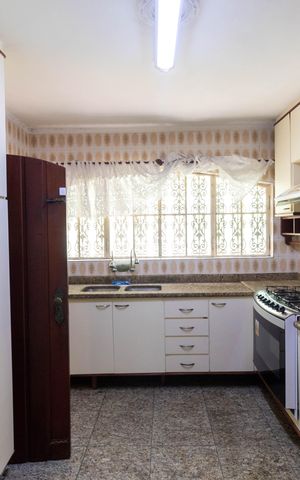 Casa à venda com 190m², 3 quartos e 2 vagasCozinha