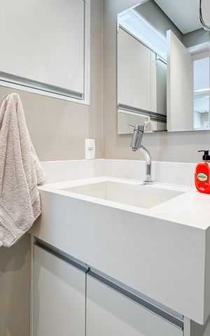 Apartamento à venda com 100m², 3 quartos e 2 vagas Apartamento à venda com 100m², 3 quartos e 2 vagasBanheiro da Suíte