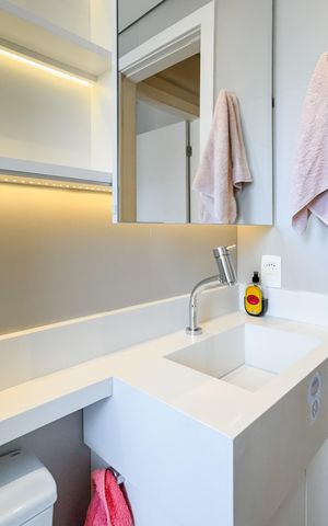 Apartamento à venda com 100m², 3 quartos e 2 vagas Apartamento à venda com 100m², 3 quartos e 2 vagasBanheiro Corredor