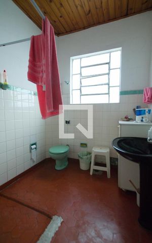 Casa à venda com 130m², 4 quartos e sem vaga