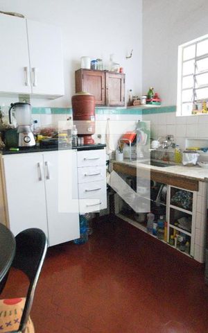 Casa à venda com 130m², 4 quartos e sem vaga