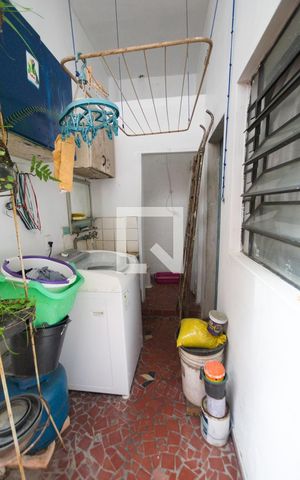 Casa à venda com 130m², 4 quartos e sem vaga