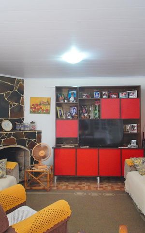Casa à venda com 153m², 3 quartos e 2 vagas Casa à venda com 153m², 3 quartos e 2 vagasSala/Cozinha