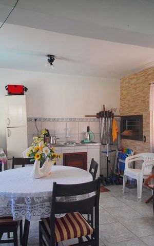 Casa à venda com 153m², 3 quartos e 2 vagas Casa à venda com 153m², 3 quartos e 2 vagasEspaço Gourmet