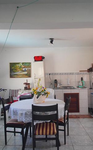 Casa à venda com 153m², 3 quartos e 2 vagas Casa à venda com 153m², 3 quartos e 2 vagasEspaço Gourmet