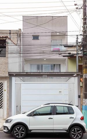 Casa à venda com 240m², 3 quartos e 4 vagasFachada
