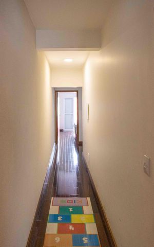 Casa à venda com 240m², 3 quartos e 4 vagasCorredor