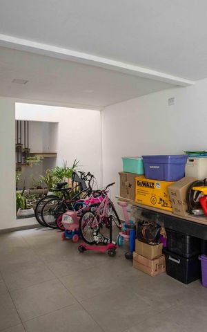 Casa à venda com 240m², 3 quartos e 4 vagasDepósito