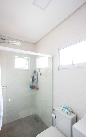 Casa à venda com 240m², 3 quartos e 4 vagasBanheiro do Quarto 