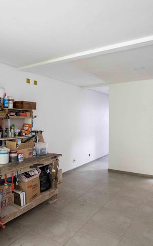 Casa à venda com 240m², 3 quartos e 4 vagasDepósito
