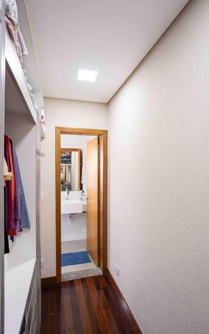 Casa à venda com 240m², 3 quartos e 4 vagasCloset do Quarto 