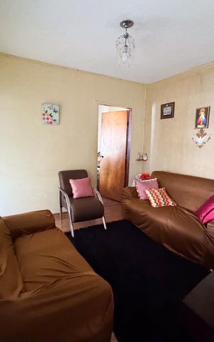 Casa à venda com 360m², 4 quartos e 5 vagas Casa à venda com 360m², 4 quartos e 5 vagasSala