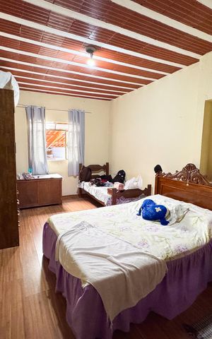 Casa à venda com 360m², 4 quartos e 5 vagas Casa à venda com 360m², 4 quartos e 5 vagasQuarto 4