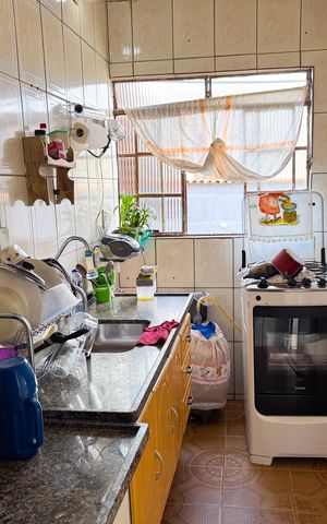 Casa à venda com 360m², 4 quartos e 5 vagas Casa à venda com 360m², 4 quartos e 5 vagasCozinha
