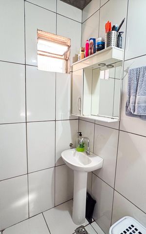 Casa à venda com 360m², 4 quartos e 5 vagas Casa à venda com 360m², 4 quartos e 5 vagasBanheiro
