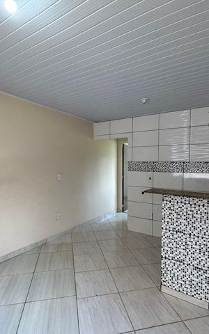 Casa à venda com 32m², 1 quarto e sem vagaSala