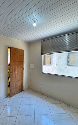 Casa à venda com 32m², 1 quarto e sem vagaSala