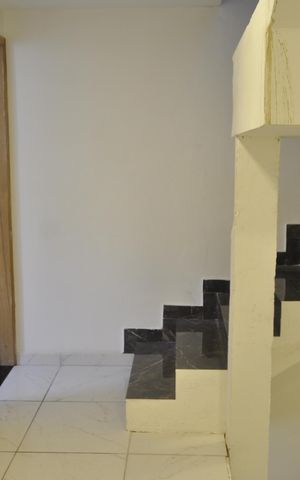 Casa de condomínio à venda com 145m², 2 quartos e 1 vagaEscadaria