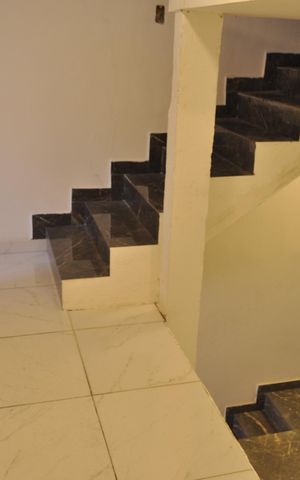 Casa de condomínio à venda com 145m², 2 quartos e 1 vagaEscadaria