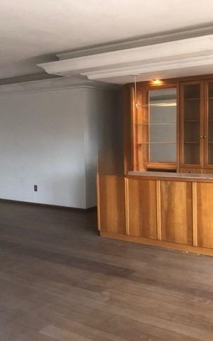 Casa para alugar com 460m², 4 quartos e 4 vagas Casa para alugar com 460m², 4 quartos e 4 vagasSala
