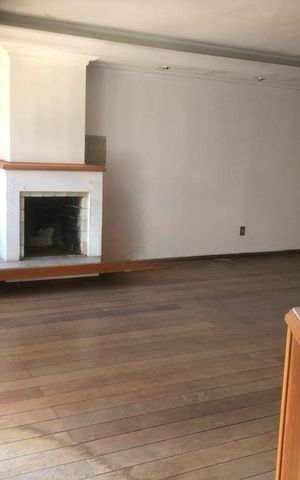 Casa para alugar com 460m², 4 quartos e 4 vagas Casa para alugar com 460m², 4 quartos e 4 vagasSala
