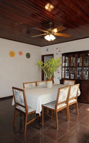Casa à venda com 336m², 4 quartos e 3 vagasSala