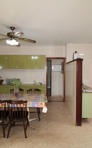 Casa à venda com 336m², 4 quartos e 3 vagasCozinha