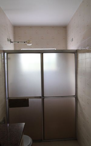 Casa à venda com 336m², 4 quartos e 3 vagasEdícula - Banheiro