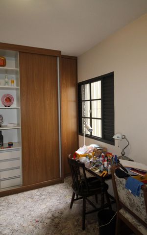 Casa à venda com 336m², 4 quartos e 3 vagasQuarto 2