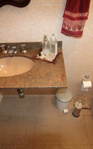 Casa à venda com 336m², 4 quartos e 3 vagasBanheiro 3
