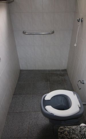 Casa à venda com 336m², 4 quartos e 3 vagasBanheiro 2