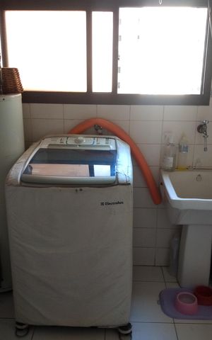 Apartamento à venda com 120m², 4 quartos e 2 vagas Apartamento à venda com 120m², 4 quartos e 2 vagasLavanderia