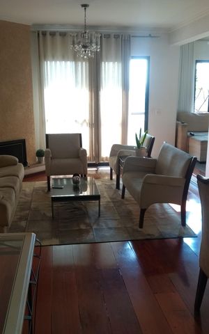 Apartamento à venda com 120m², 4 quartos e 2 vagas Apartamento à venda com 120m², 4 quartos e 2 vagasSala