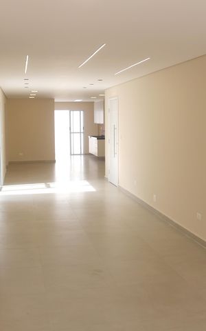 Casa para alugar com 220m², 4 quartos e 2 vagasSala