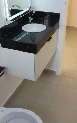 Casa para alugar com 220m², 4 quartos e 2 vagasBanheiro Social