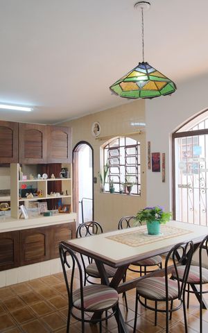 Casa à venda com 200m², 4 quartos e 2 vagasCopa