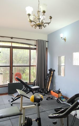 Casa à venda com 200m², 4 quartos e 2 vagasSala