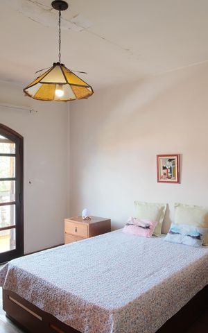 Casa à venda com 200m², 4 quartos e 2 vagasSuíte