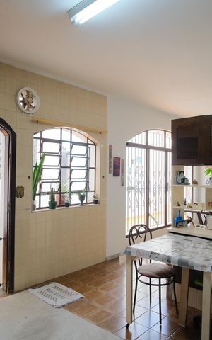 Casa à venda com 200m², 4 quartos e 2 vagasCozinha